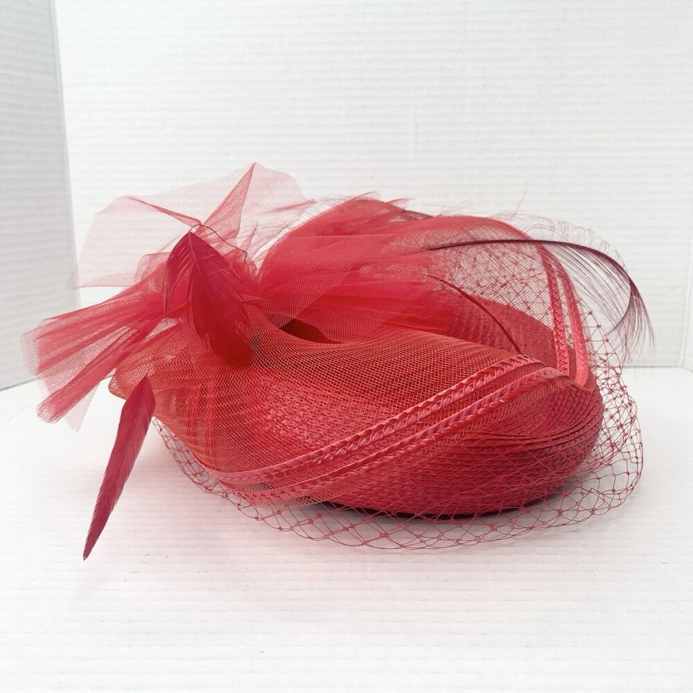 Vtg Red Feather & Netting Straw Hat With Mesh Fau… - image 4